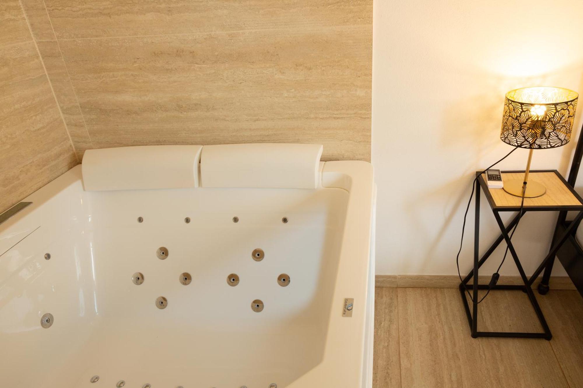 Maris Suite - Appartamento Con Vasca Idromassaggio Alghero Exteriér fotografie